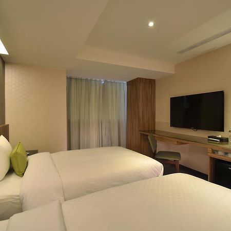 欣欣時尚旅店松山站 Hotel Taipé Quarto foto
