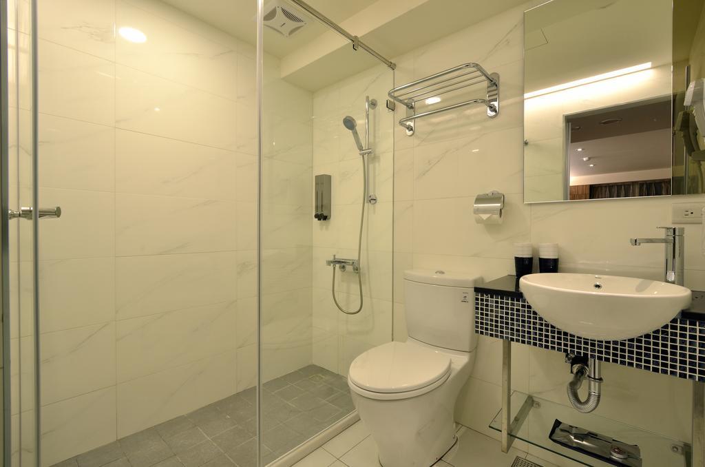 欣欣時尚旅店松山站 Hotel Taipé Quarto foto