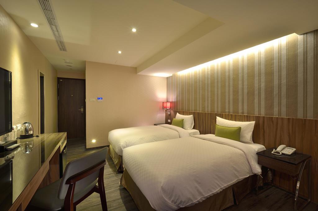 欣欣時尚旅店松山站 Hotel Taipé Quarto foto