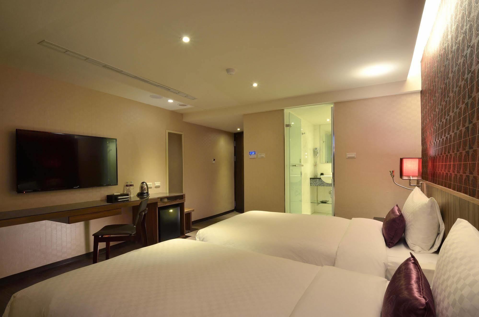 欣欣時尚旅店松山站 Hotel Taipé Exterior foto