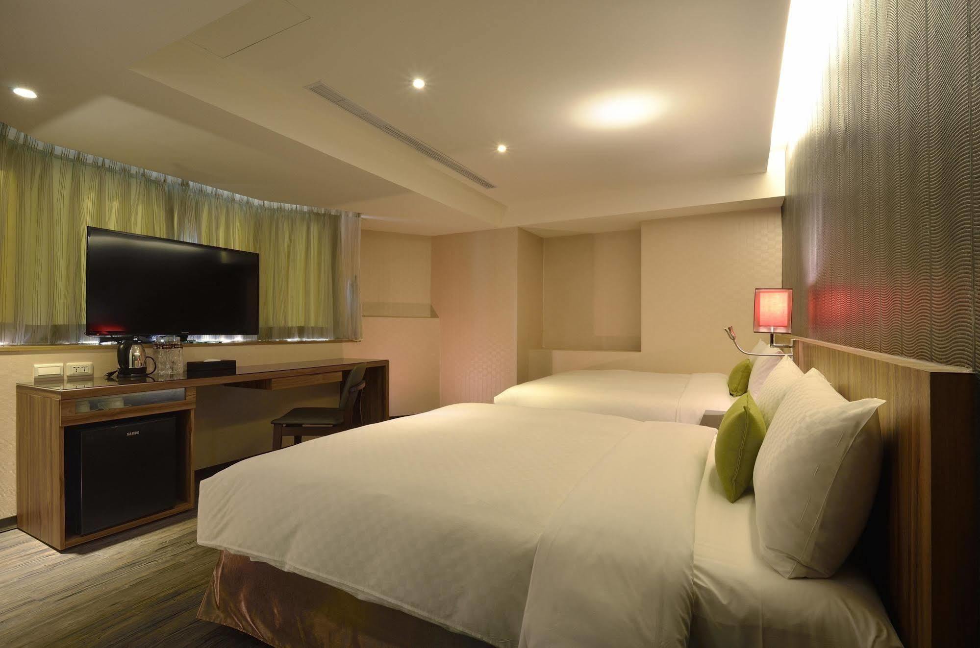 欣欣時尚旅店松山站 Hotel Taipé Exterior foto