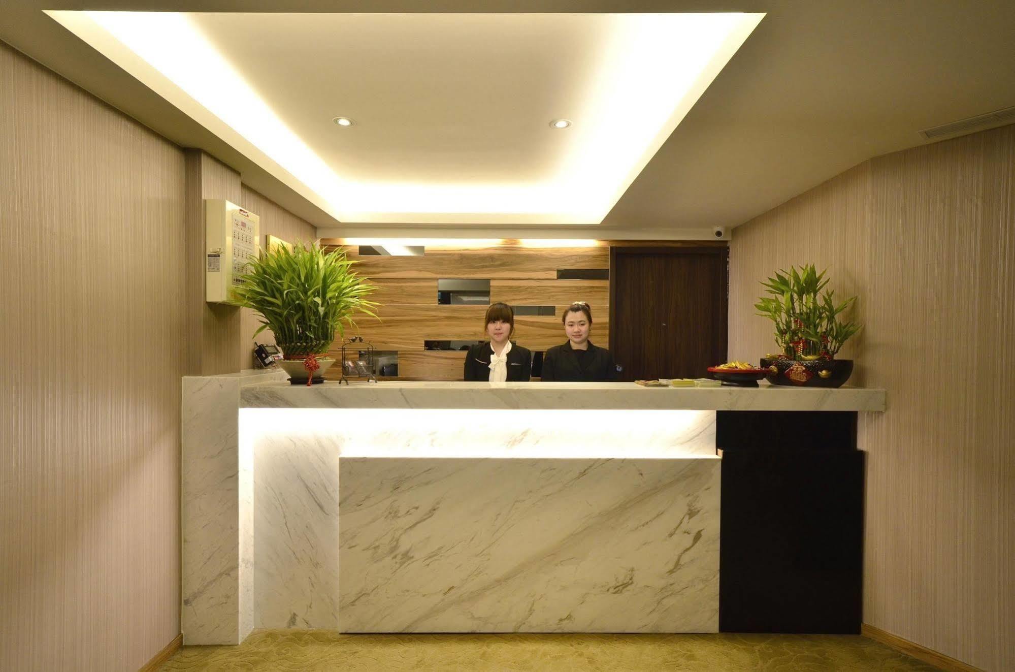 欣欣時尚旅店松山站 Hotel Taipé Exterior foto