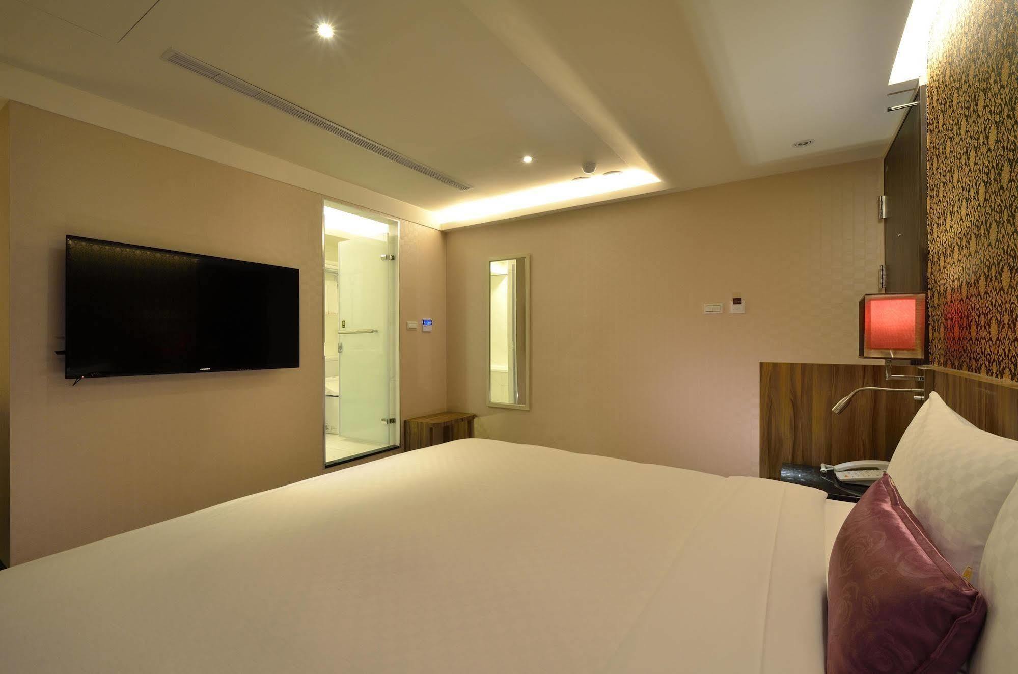欣欣時尚旅店松山站 Hotel Taipé Exterior foto